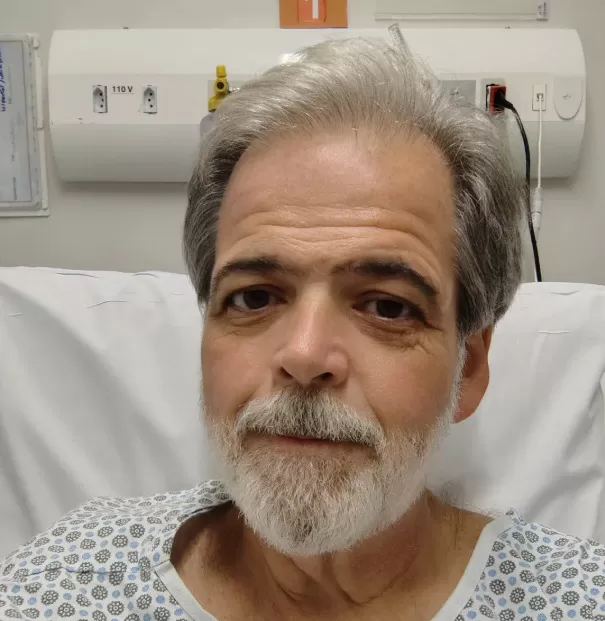 Ex-humorista da Globo pede apoio financeiro nas redes após transplante