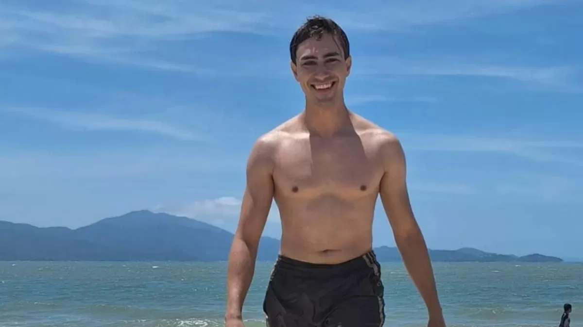 Filho de jornalista morre afogado em praia de SC; ele deixou um filho de um ano