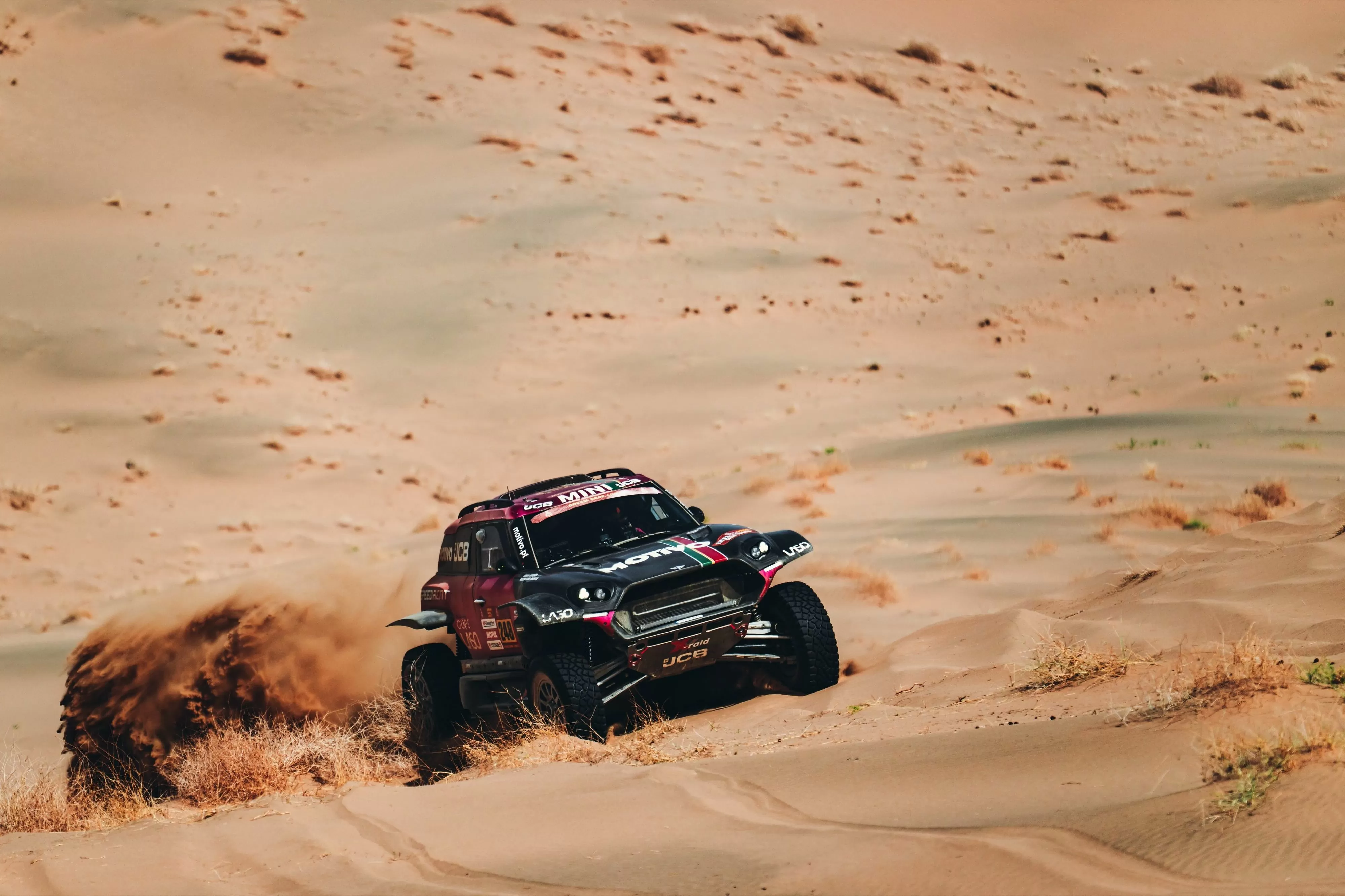 A caminho do final do Rally Dakar, Maria Luís Gameiro teve de lidar com mais furos: "perdemos aí uns quatro ou cinco minutos"