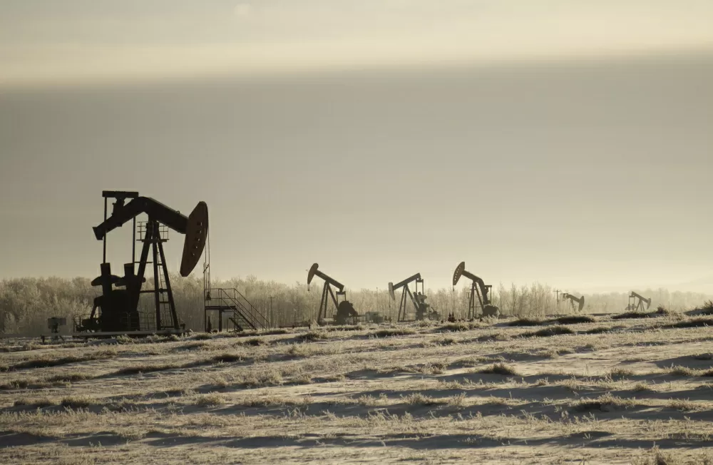 Petróleo sobe mais de 1% com escalada de tensão e eventual intervenção dos EUA no Irã