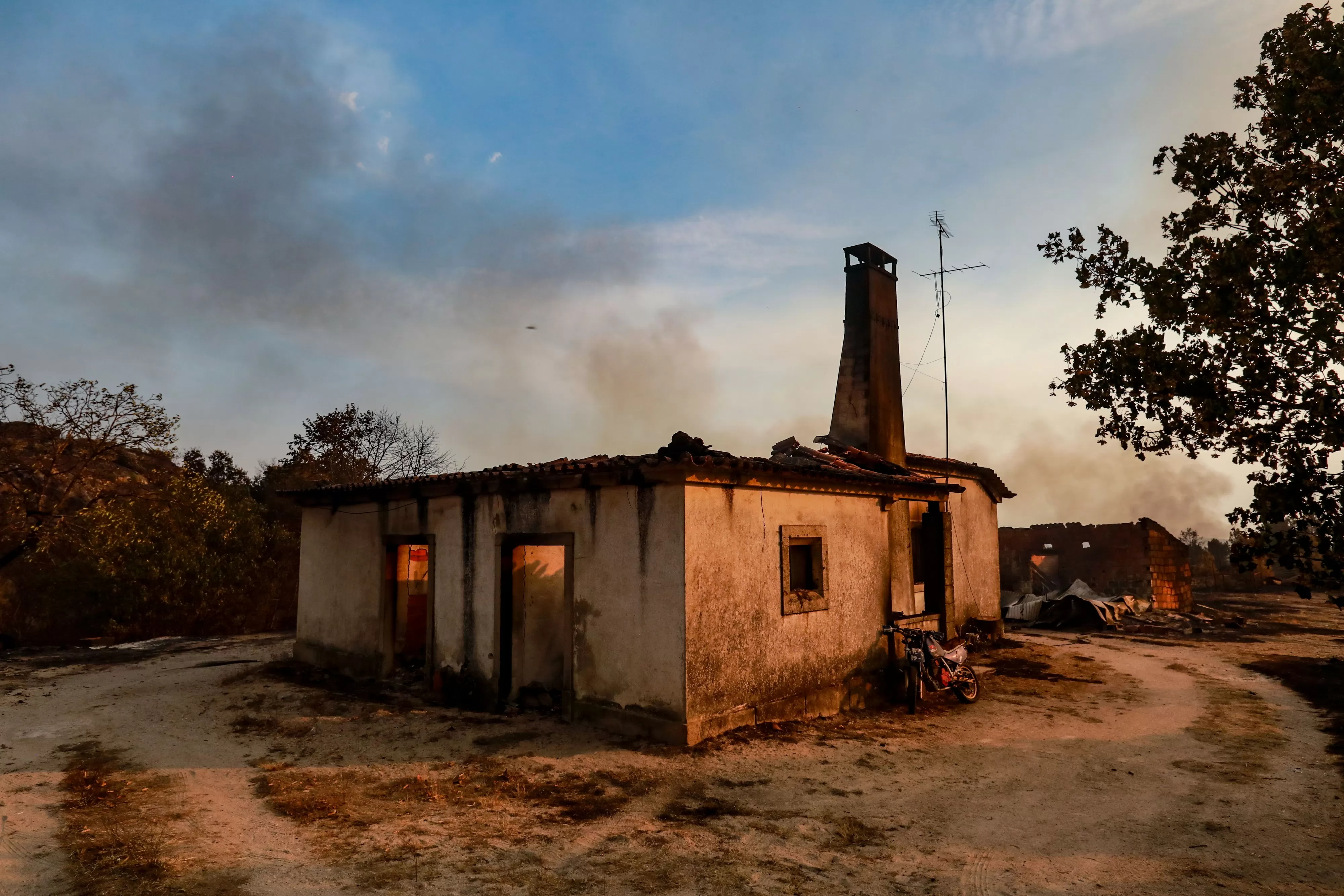Criada comissão independente para estudar fogos do verão de 2025