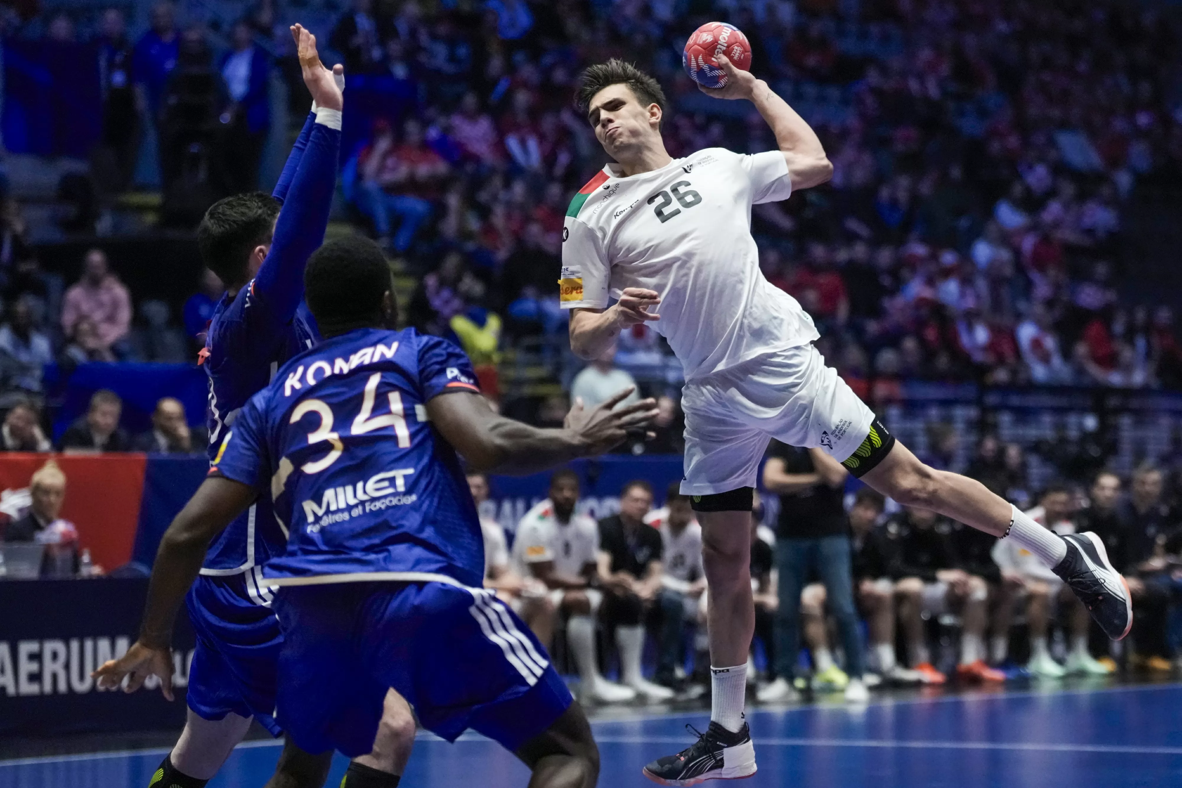 O andebol português a crescer, crescer e crescer. Hoje fez história