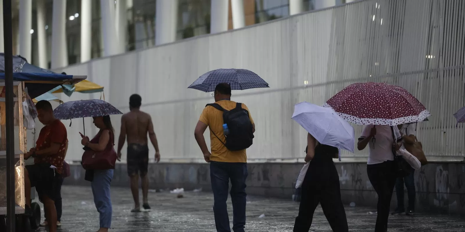 Inmet: maioria das regiões tem alerta de chuvas intensas nesta quarta