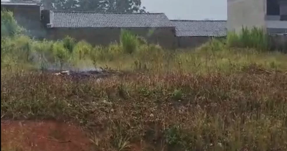 Trote faz Bombeiros Voluntários de Indaial perderem tempo com incêndio em lixo