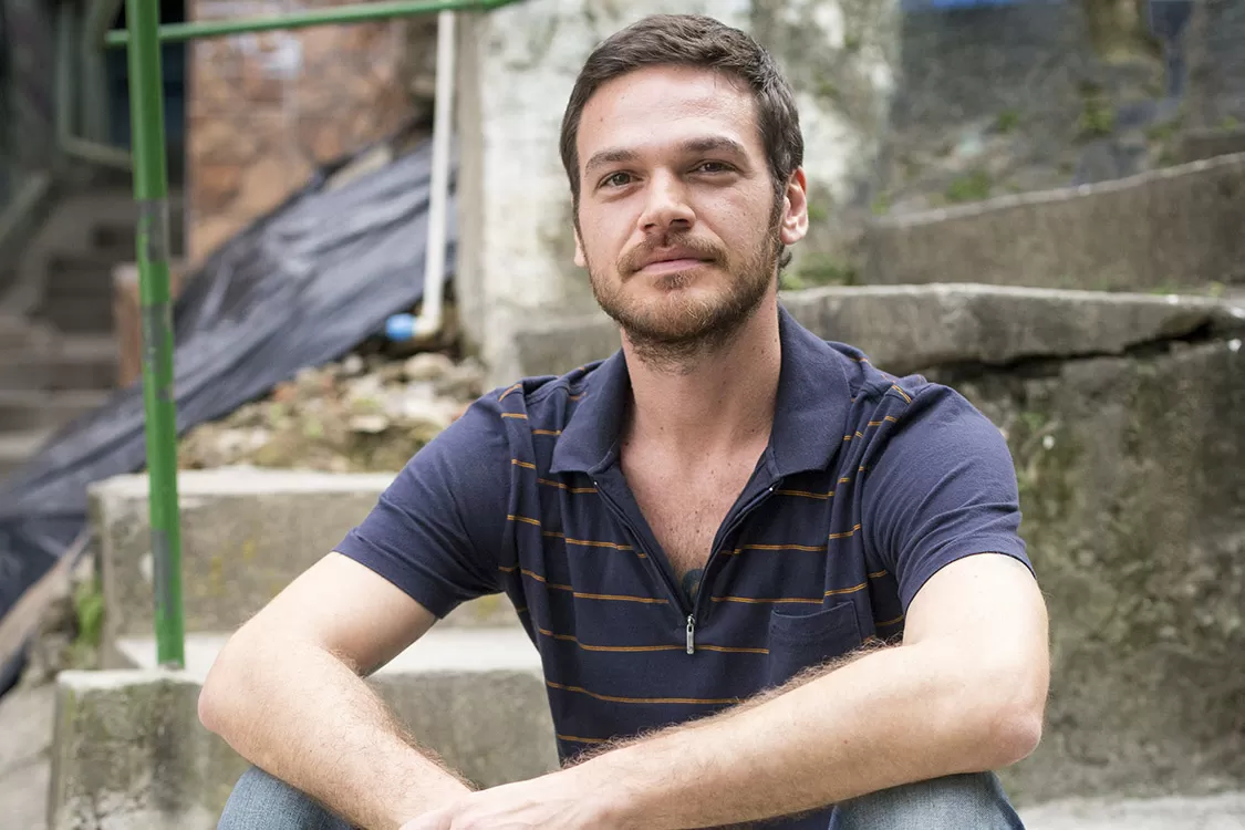 Emilio Dantas diz ter sido vítima de golpe na internet