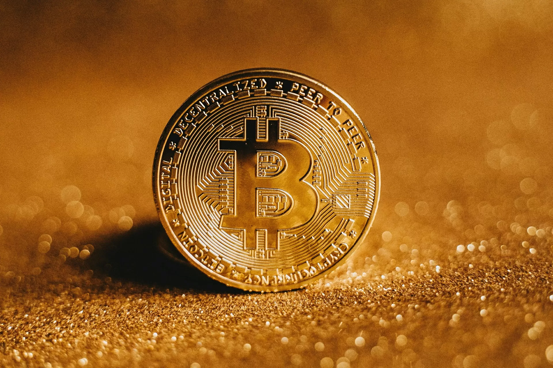 Bitcoin hoje: cripto cai 4% com tensão entre EUA e Europa e novas ameaças tarifárias