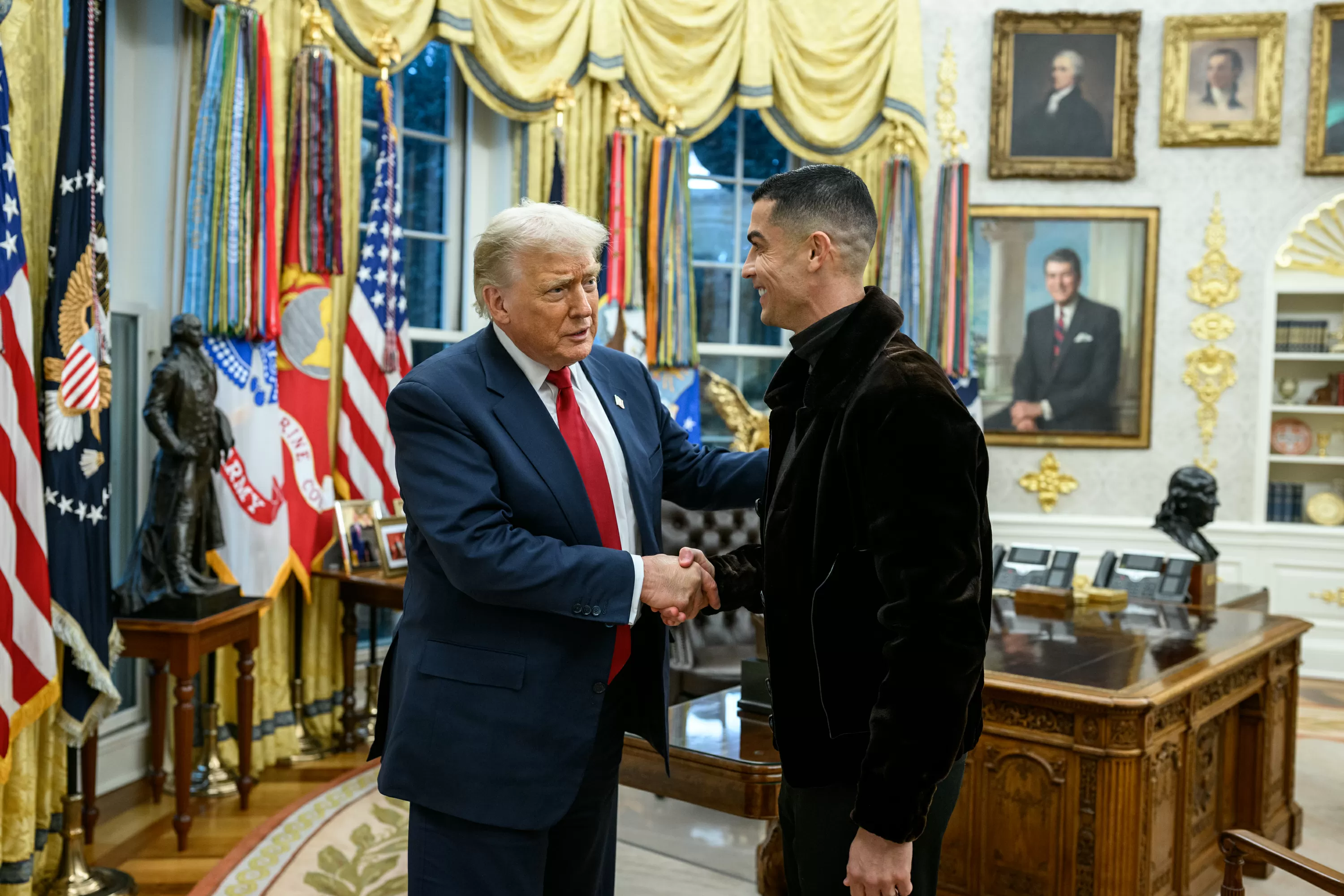 "Precisamos de ti na América". Donald Trump dirige mensagem a Cristiano Ronaldo