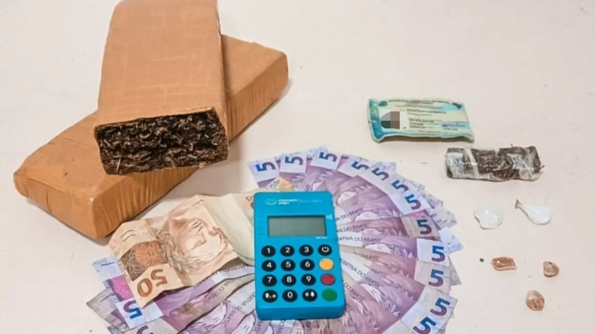 Polícia Militar prende homem com mais de 1 kg de maconha próximo a escola em Timbó