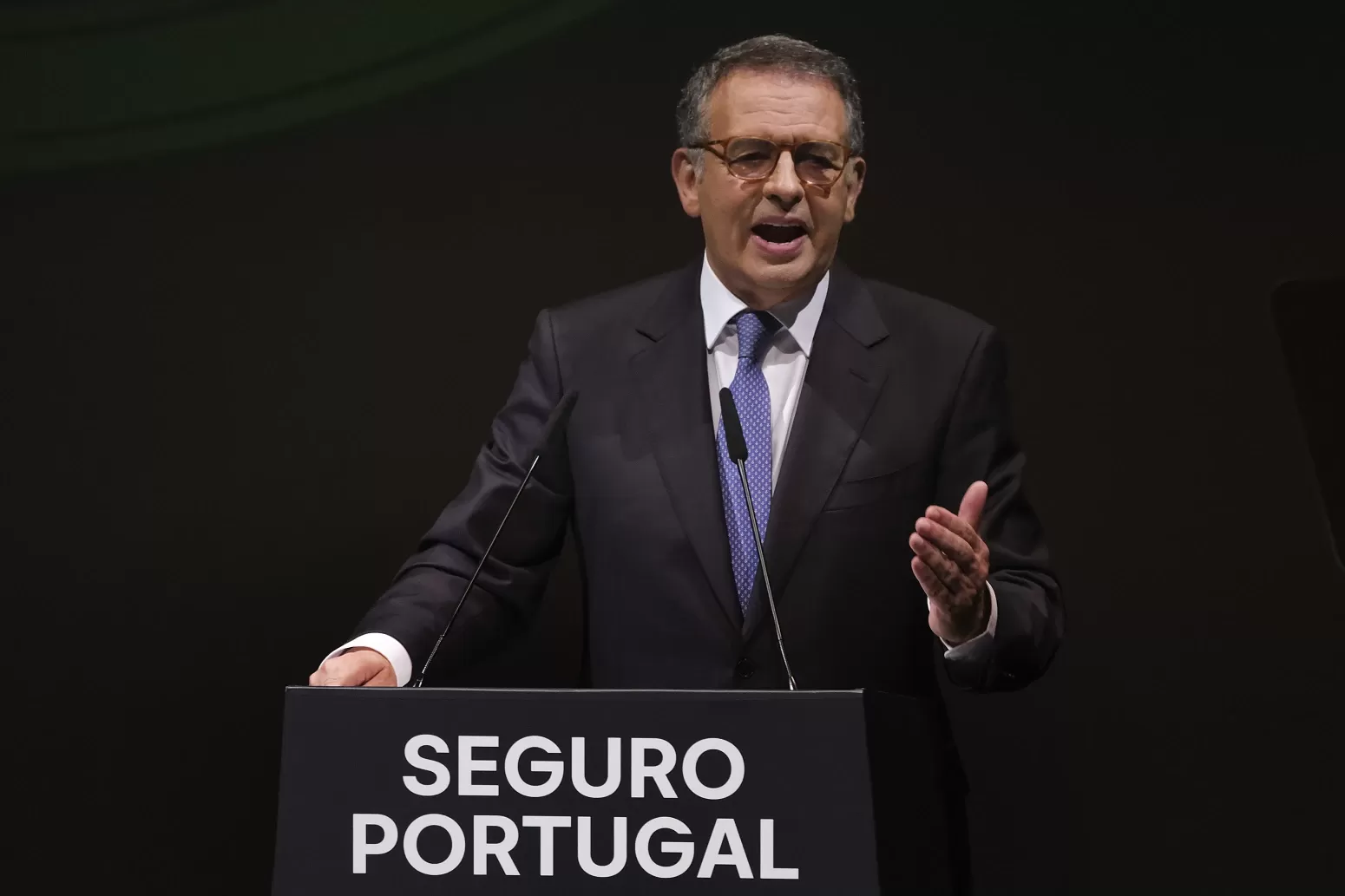 "Jamais serei um contrapoder" diz o Presidente que não quer "legislatura interrompida" nem "adversários"