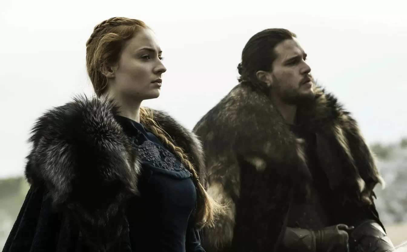 Atriz passa mal após beijar irmão de ‘Game of Thrones’ em novo filme