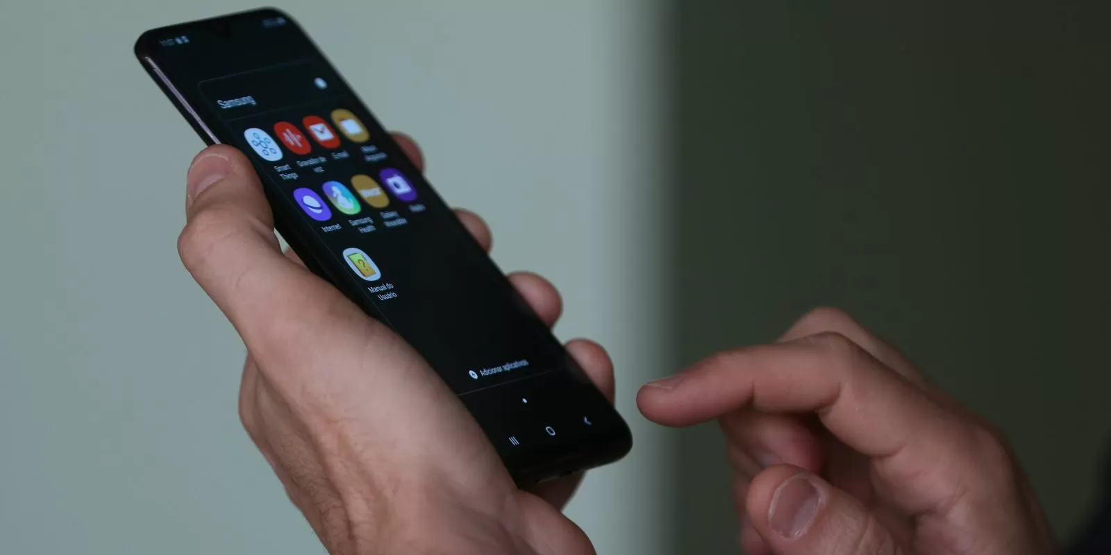 Veja dicas para proteger seu celular de golpes virtuais no carnaval