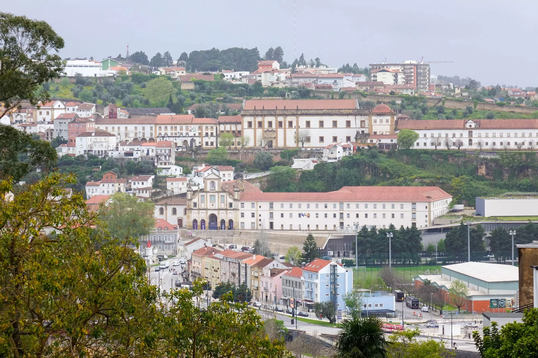 Câmara de Coimbra anuncia retirada de cerca de três mil pessoas face ao risco de cheia no Mondego