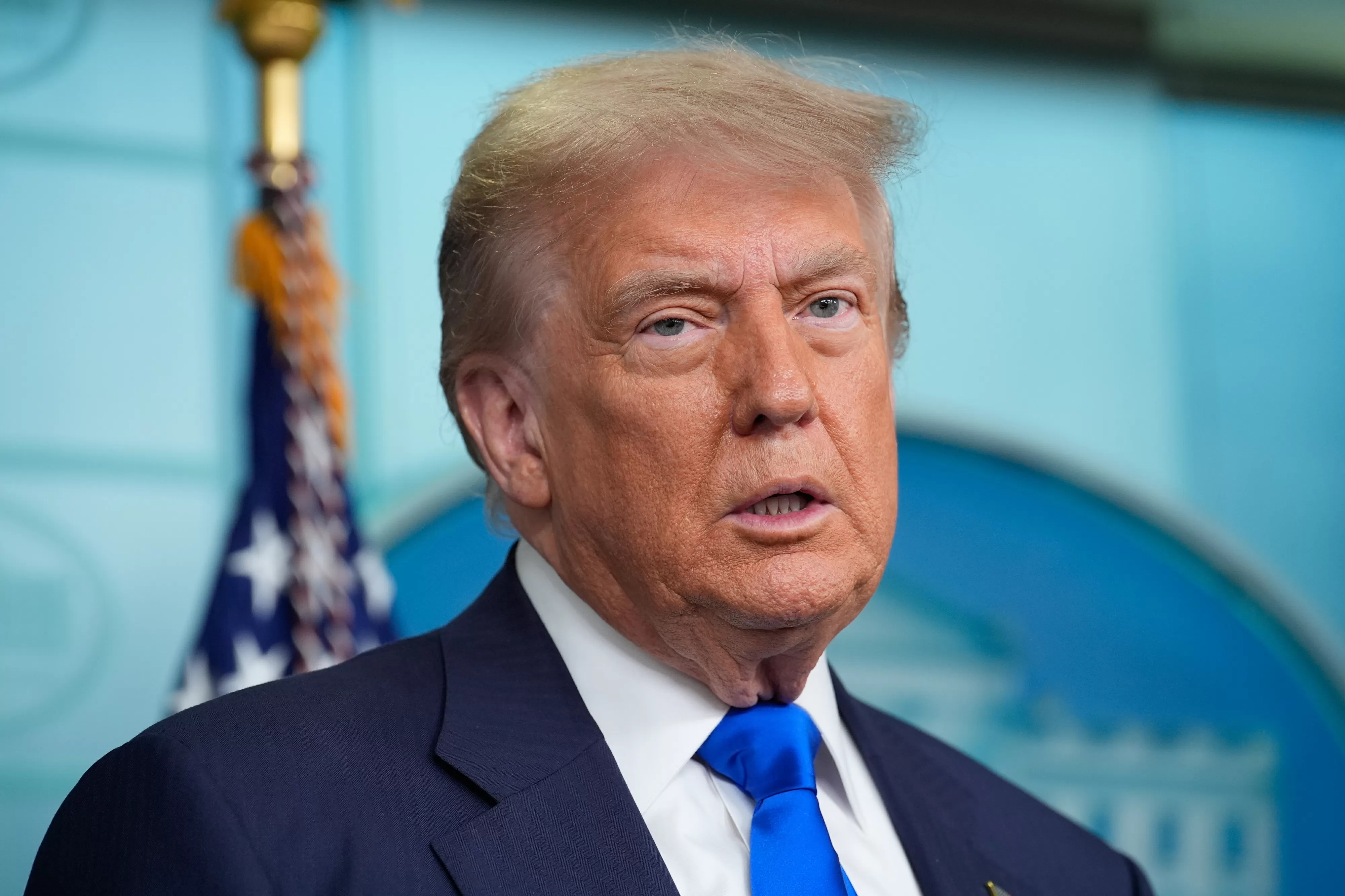 Trump ordena ao Governo que pare "imediatamente" de usar IA da empresa Anthropic