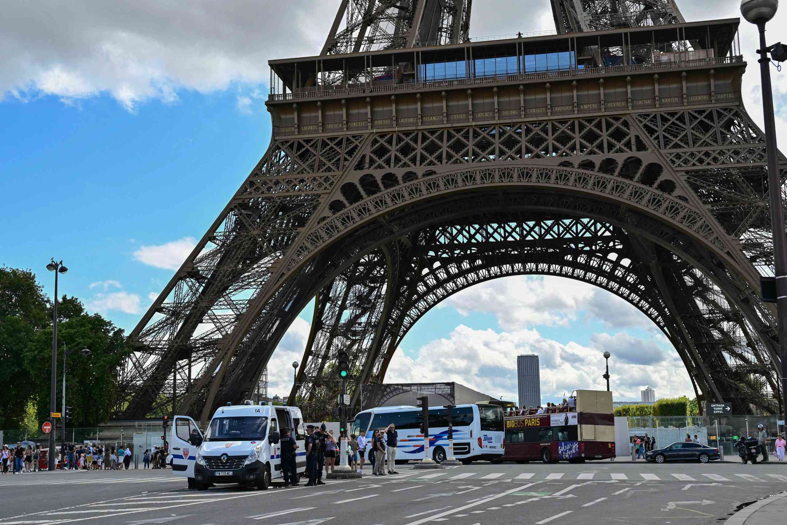 Torre Eiffel fechada esta quarta-feira devido a greve