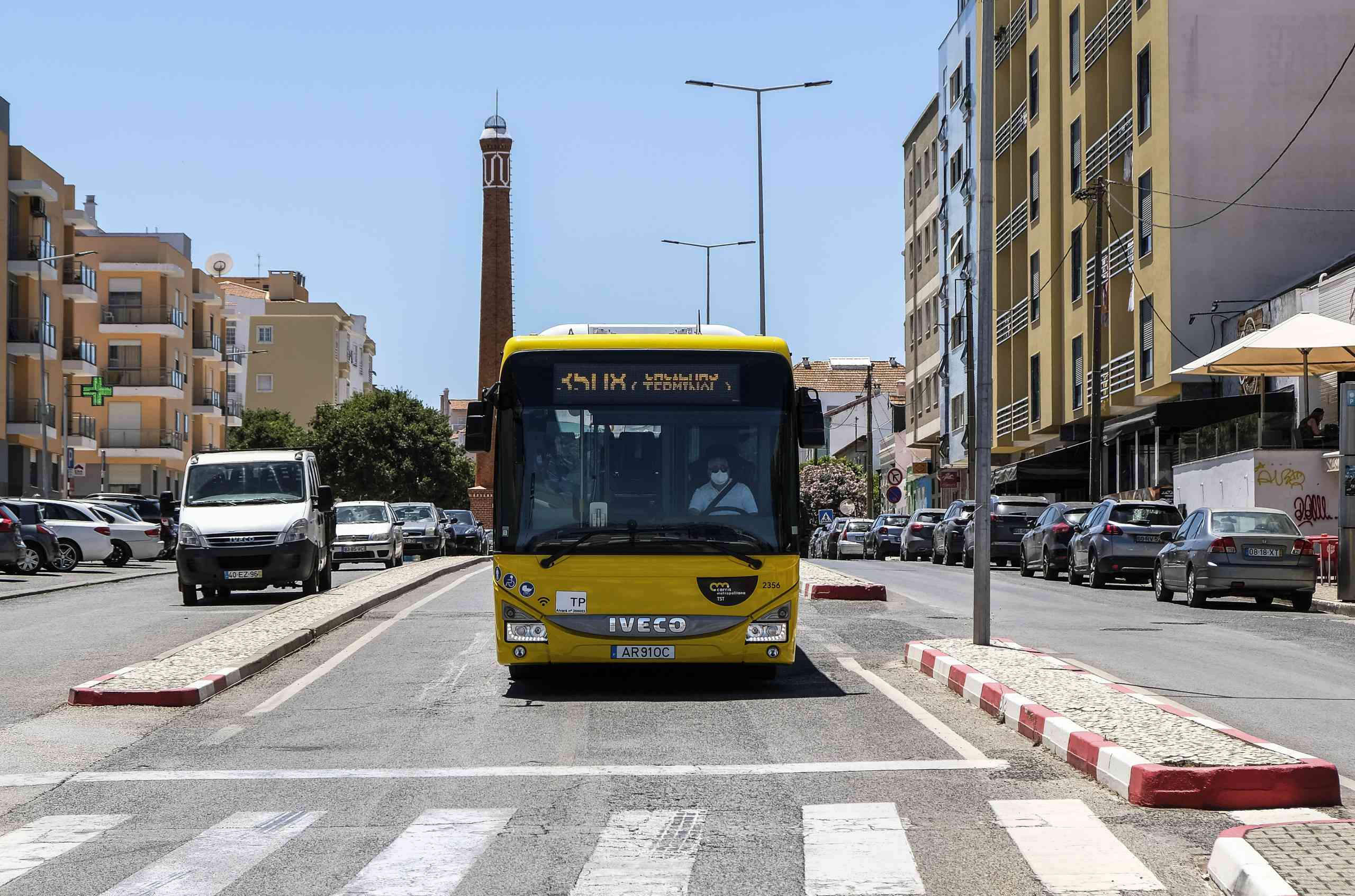 Utentes criticam falhas em horários e frequências da Carris Metropolitana