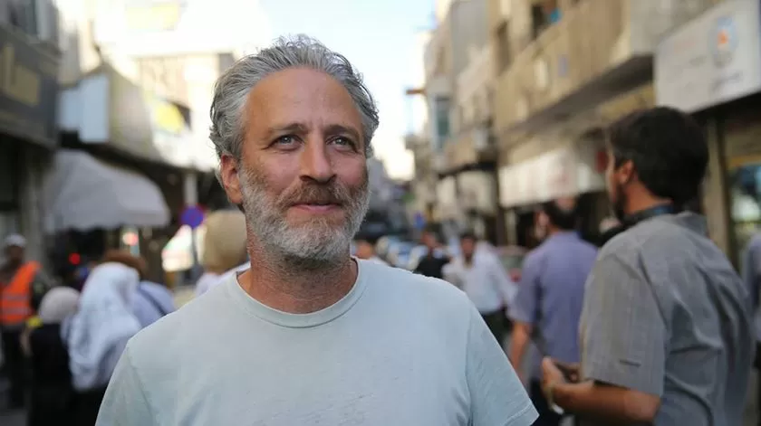 Jon Stewart volta a apresentar “The Daily Show”