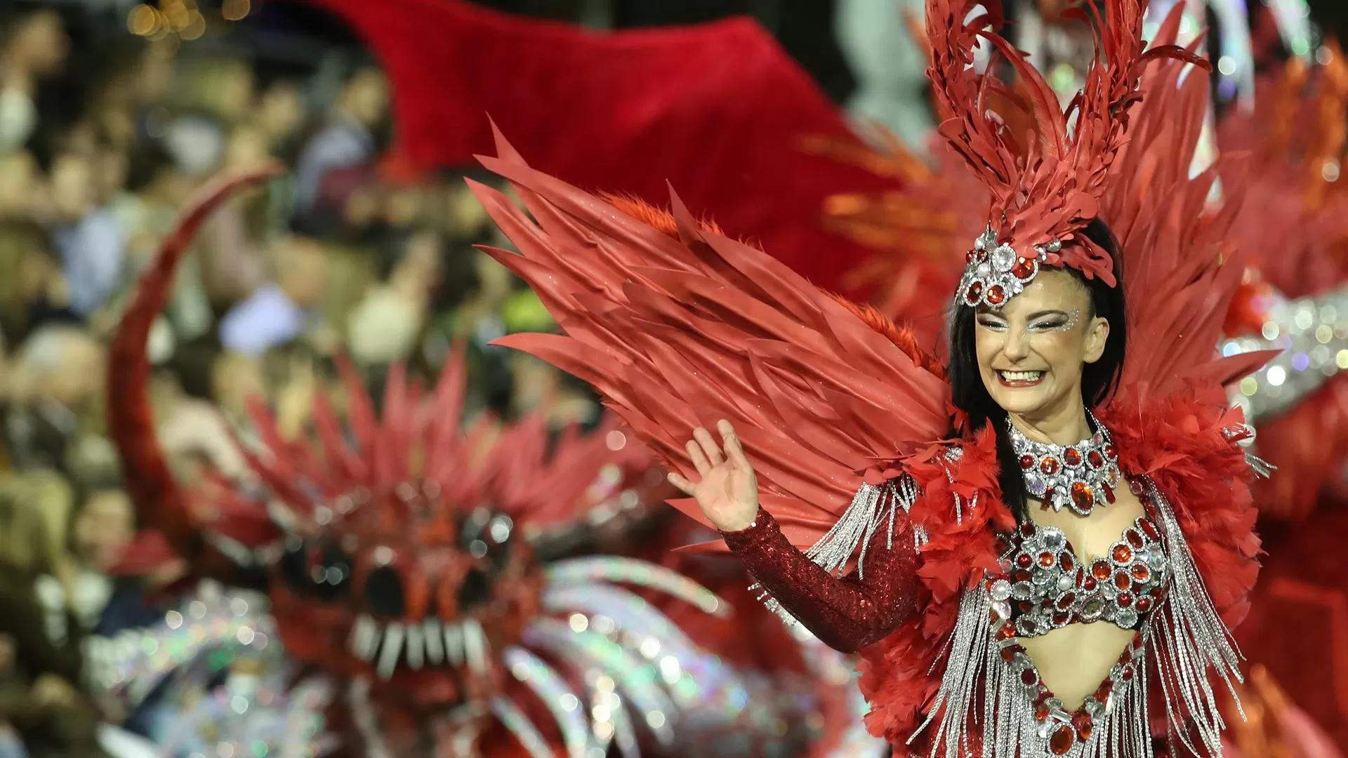Cortejo de Carnaval atrai milhares às ruas do Funchal