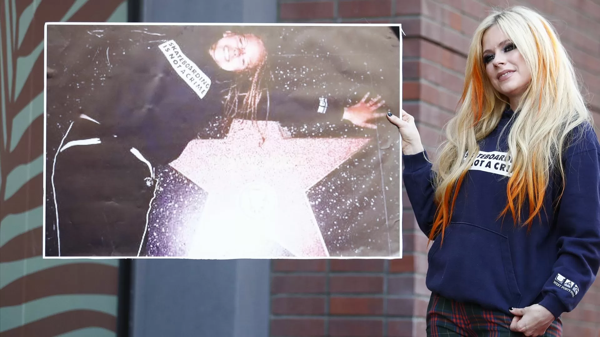 A Avril Lavigne está morta? Podcast ressuscita teoria das catacumbas da Internet