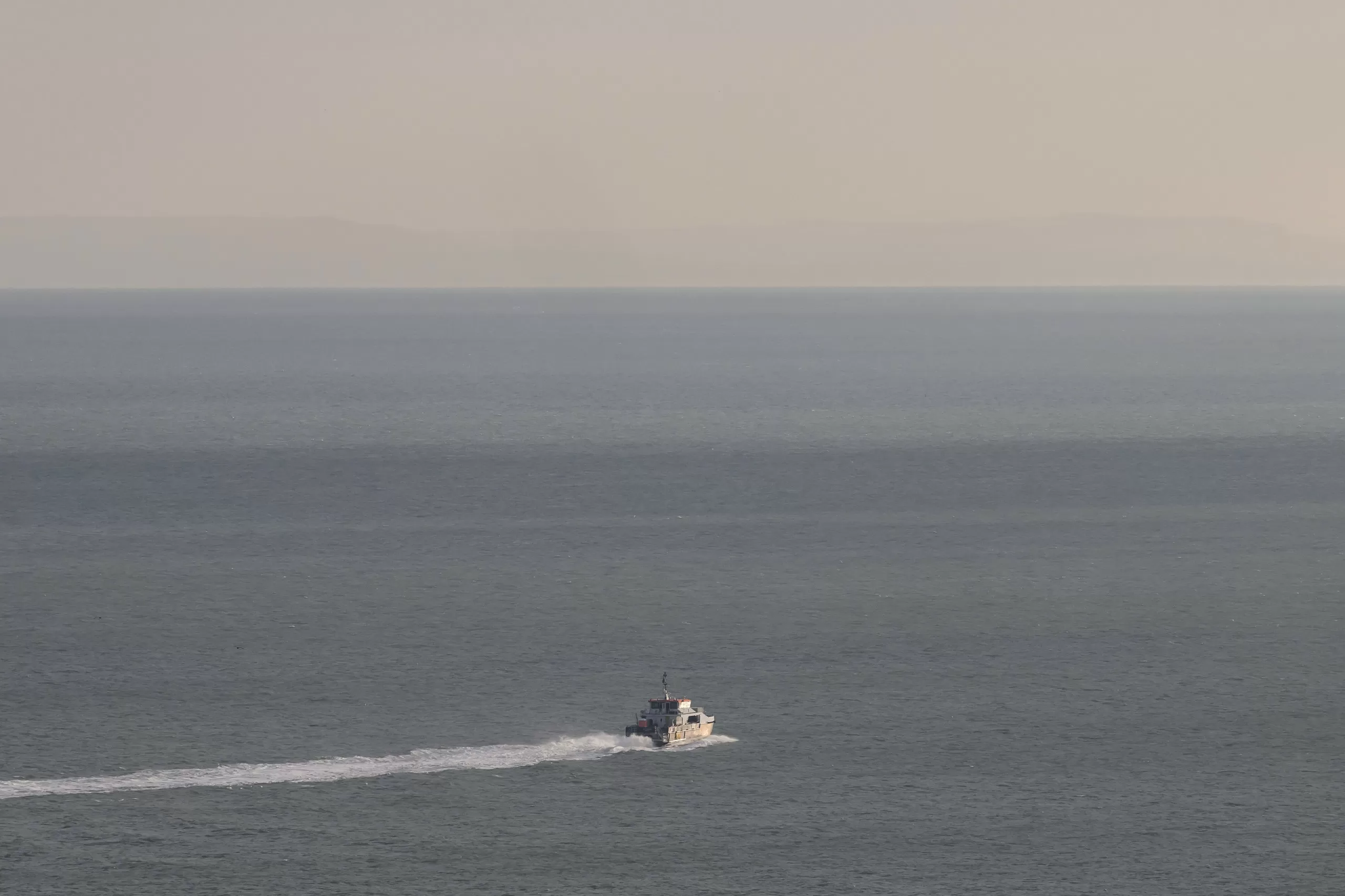 Recorde de 700 migrantes ilegais chegam ao Reino Unido num só dia