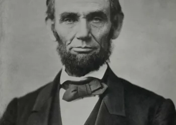 “O Poder da Política: Impactos e Desafios na Sociedade”