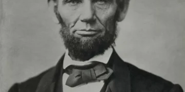 “O Poder da Política: Impactos e Desafios na Sociedade”