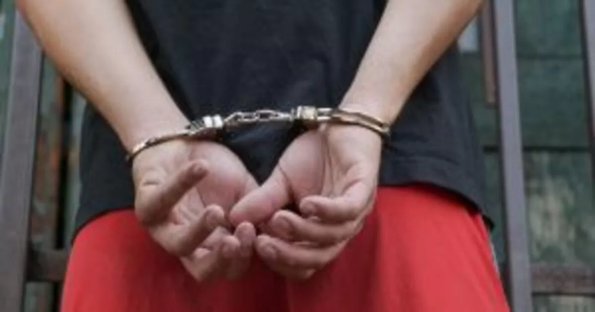 Filho de 26 anos é imobilizado pela PM após agredir os pais em Brusque