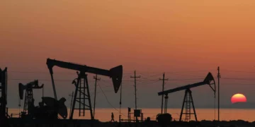 Brent para entrega em agosto fecha a subir 0,18% para 82,75 dólares