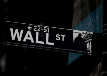 Empresas de tecnologia fazem Nasdaq subir; Dow Jones cai com setor varejista