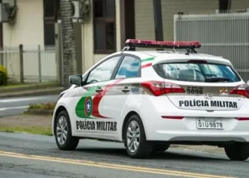 Operação da PM em Timbó termina com 4 prisões e 18 veículos removidos ao pátio