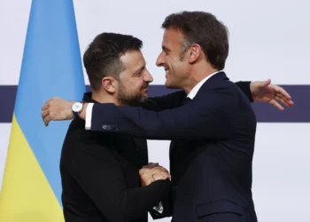 Macron apoia início de negociações de adesão de Kyiv à UE até fim do mês