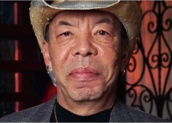 Morre, aos 67 anos, o cantor sertanejo Chrystian que fez dupla com o irmão Ralf