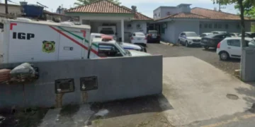 IML de Balneário Camboriú é investigado por feto em geladeira e pilha de cadáveres