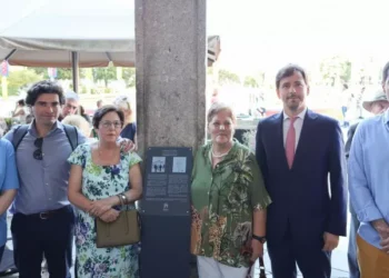 "Figura icónica". Braga homenageia alfarrabista com placa comemorativa