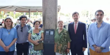 "Figura icónica". Braga homenageia alfarrabista com placa comemorativa