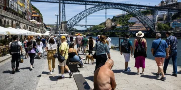 Proveitos totais do alojamento turístico crescem 12,2% até maio