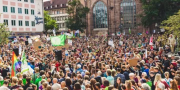 “A Importância da Política na Sociedade Moderna”