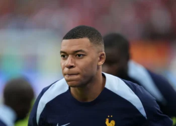 Campeão do mundo por França arrasa Mbappé: "Não é digno…"