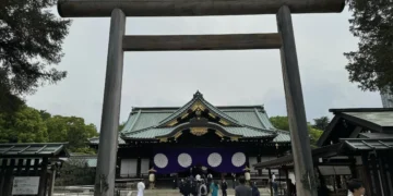 Chinês detido por ter alegadamente vandalizado santuário em Tóquio