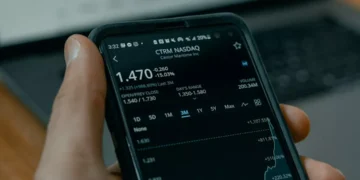 “Desvendando a Economia: Produção, Distribuição e Consumo na Sociedade”