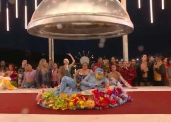 Vaticano quebra silêncio sobre drag queens em abertura olímpica: “Triste”