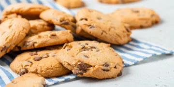 Estas bolachas de chocolate fazem-se na ‘air fryer’ em cinco minutos