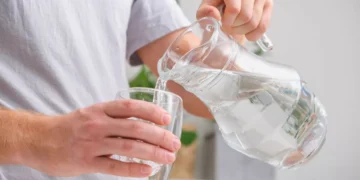 Separemos as águas. A que bebe diariamente pode não ser a melhor para si