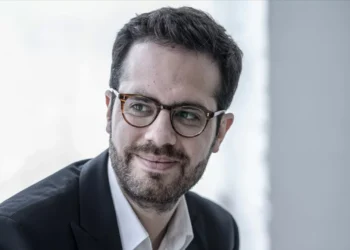Maestro Dinis Sousa recebe prémio de jovem talento no Reino Unido