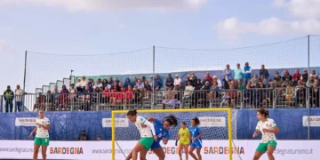 Seleção lusa feminina perde com Itália na Superfinal de futebol de praia