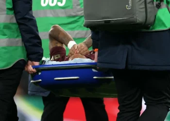 Matheus Nunes marca, mas City tomba na Taça e Guardiola ganha problema