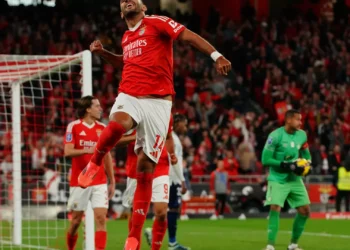 Benfica ‘dança’ na Luz ao som de Di María e Pavlidis rumo à final four