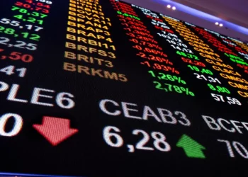 Ibovespa Futuro opera com leve alta, na contramão do exterior