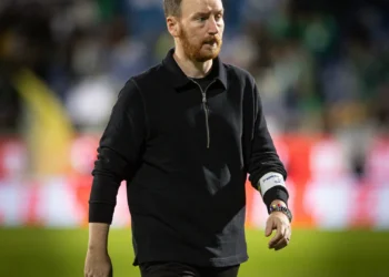 Ian Cathro planeia “criar estilo diferente” no Estoril que requer “tempo”