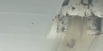 Navio supostamente despejando esgoto no mar em SC viraliza; empresa esclarece situação