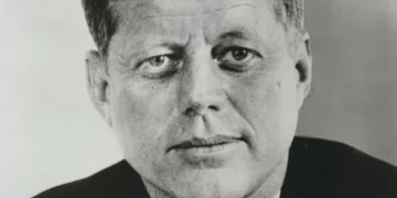 “Desvendando a Política: Poder, Corrupção e Transformação”